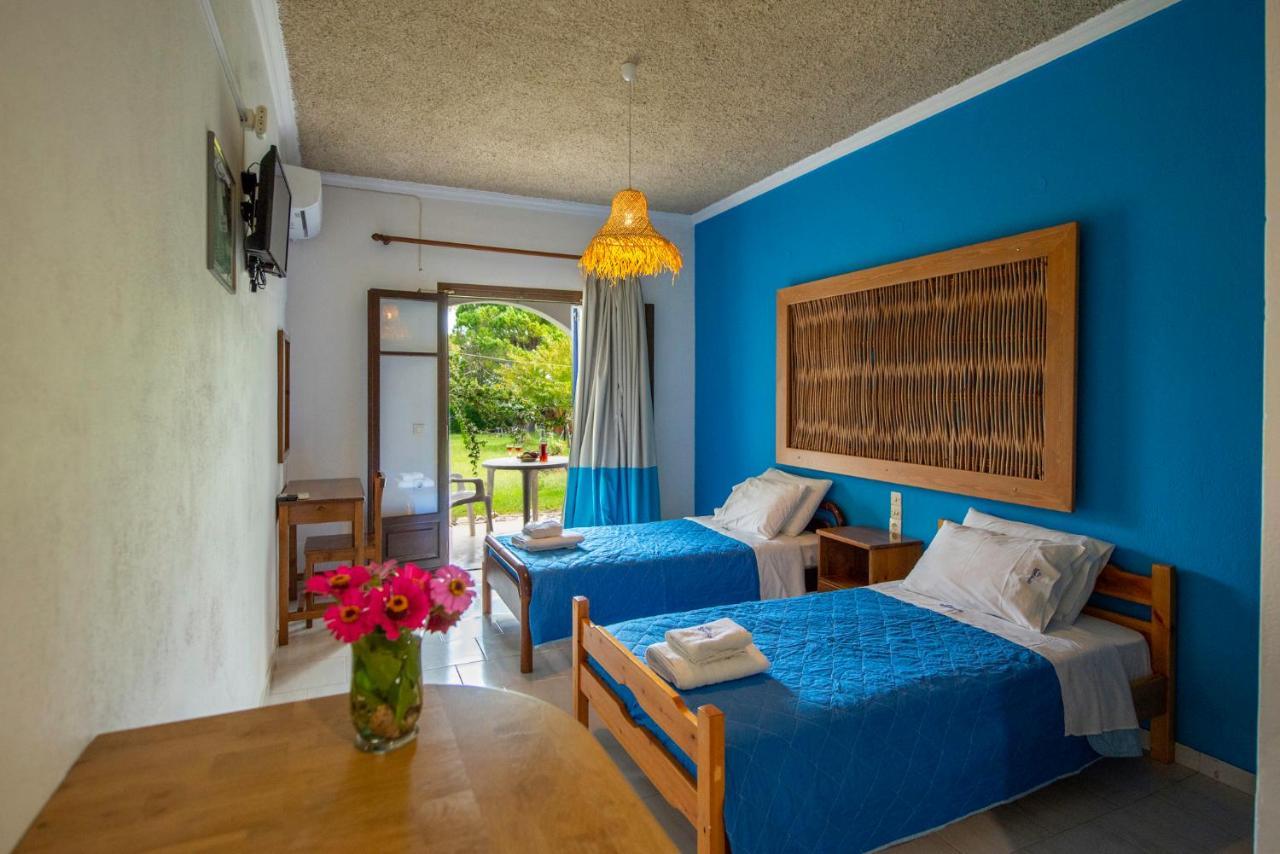 Villa Spyridoula Studios On The Beach Sidárion Extérieur photo