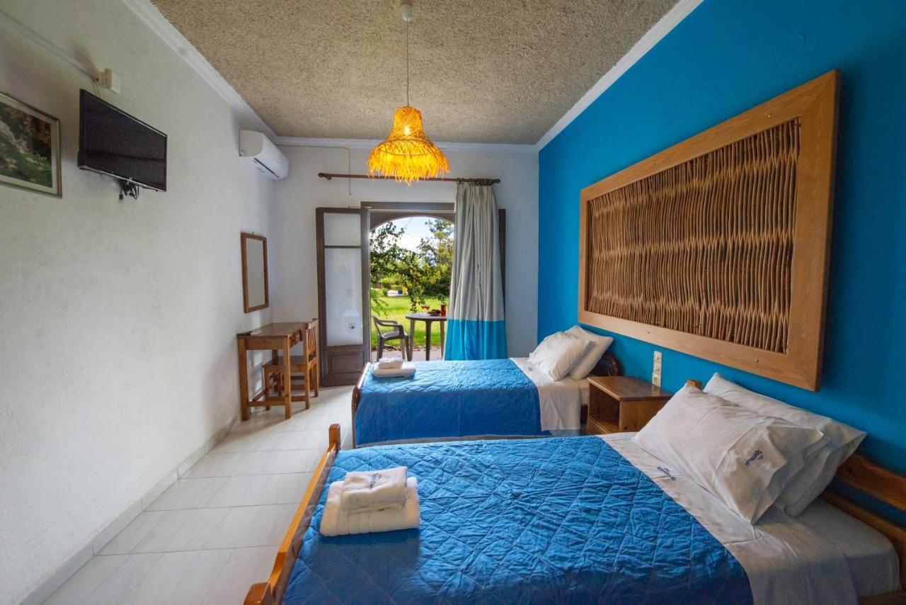 Villa Spyridoula Studios On The Beach Sidárion Extérieur photo